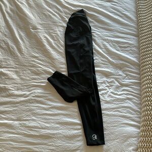 Bombshell scrunch V back leggings